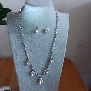 Crystal Genuine Jewelry Set With Extender 18" New